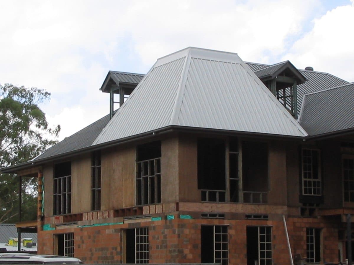 A Complex Roof for a Luxury Home New Build