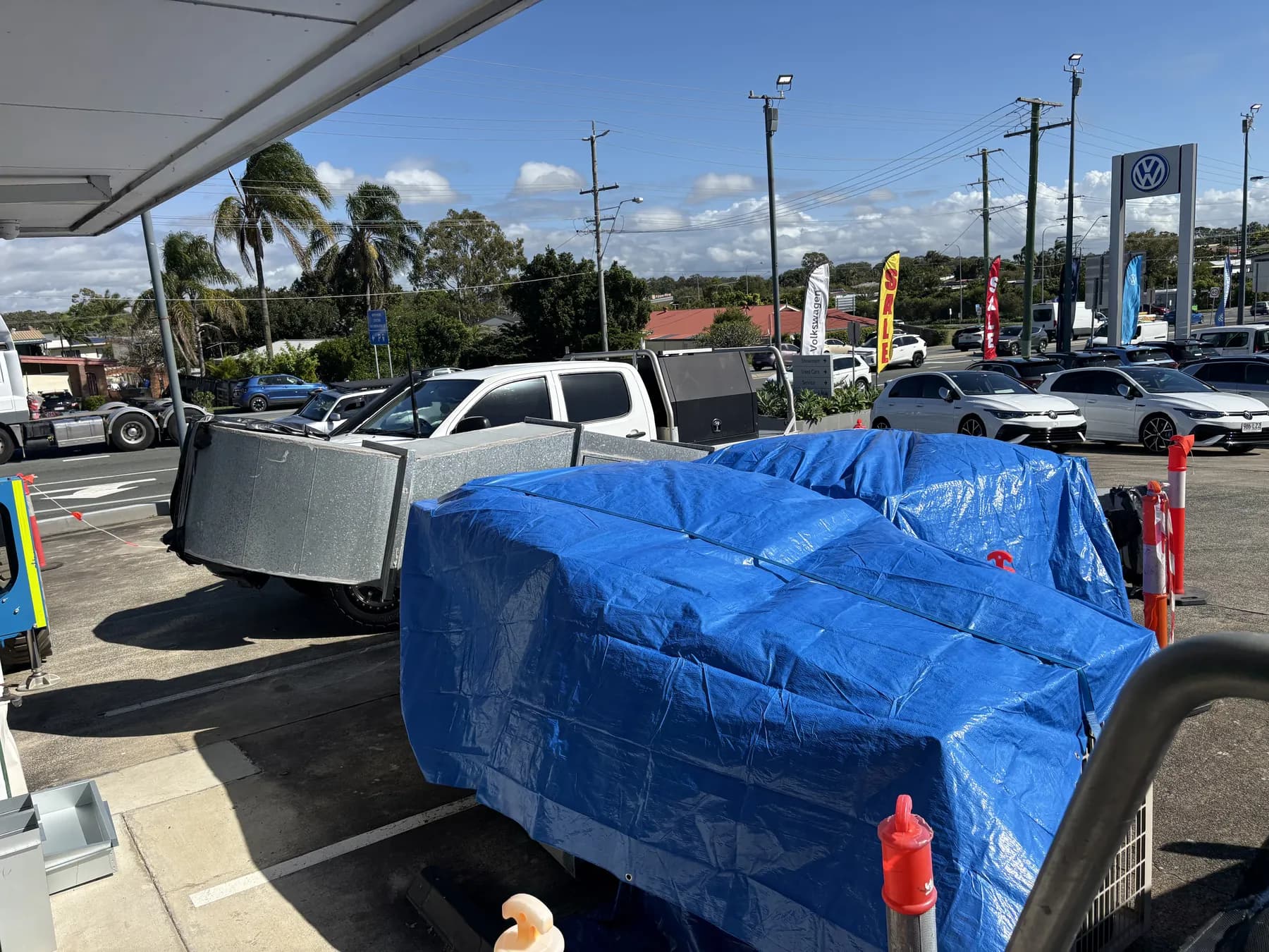 Commercial car showroom roof replacement at Kippa-Ring