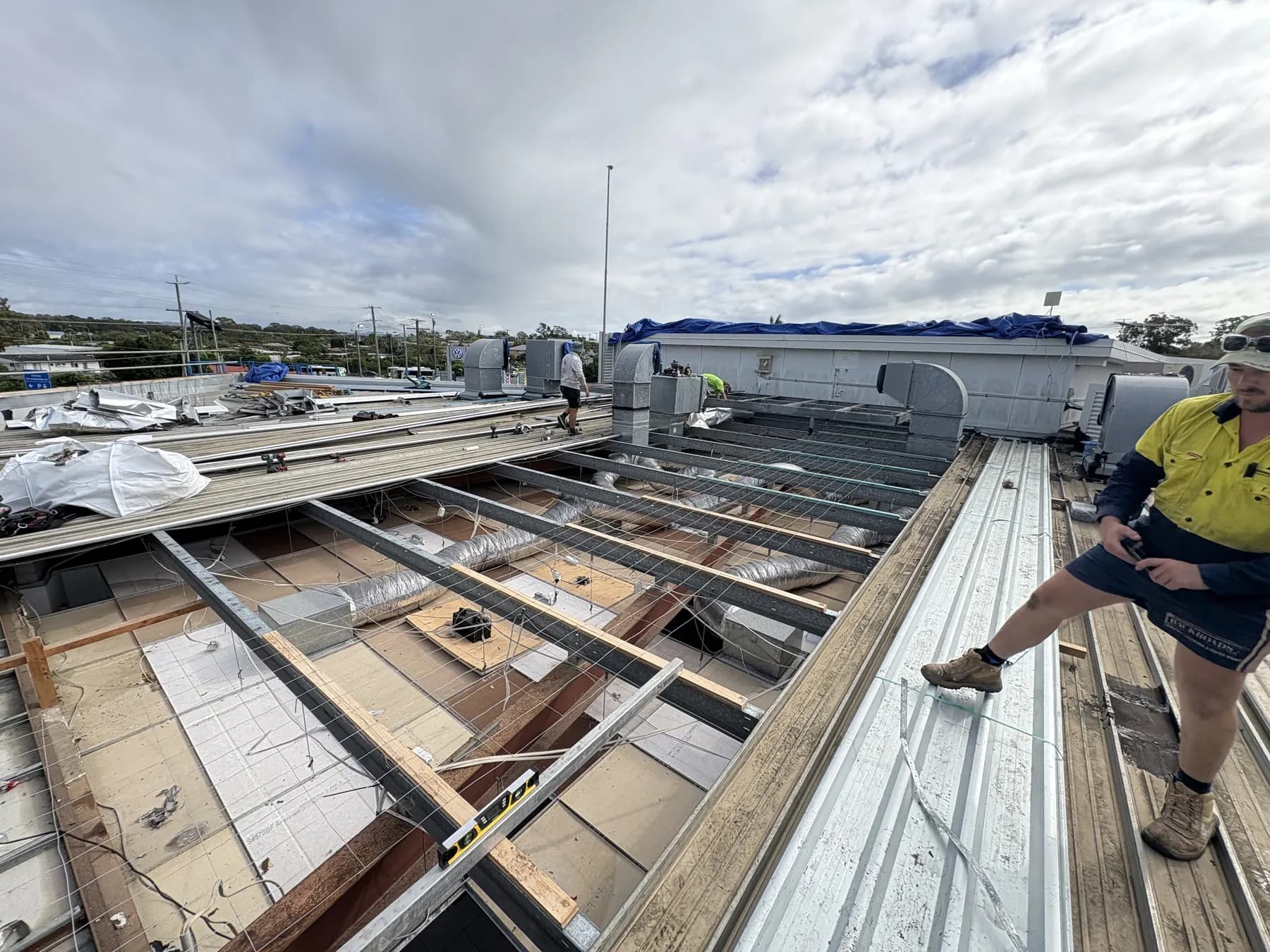 Commercial car showroom roof replacement at Kippa-Ring