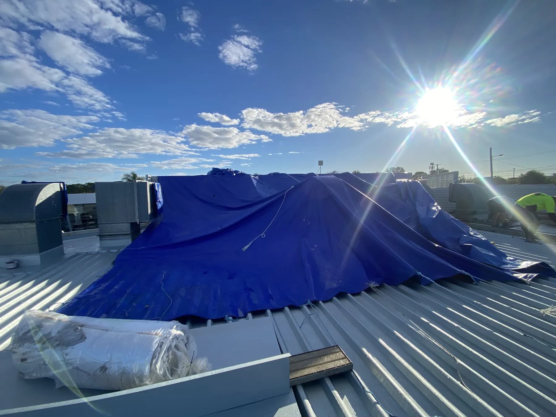 Commercial car showroom roof replacement at Kippa-Ring