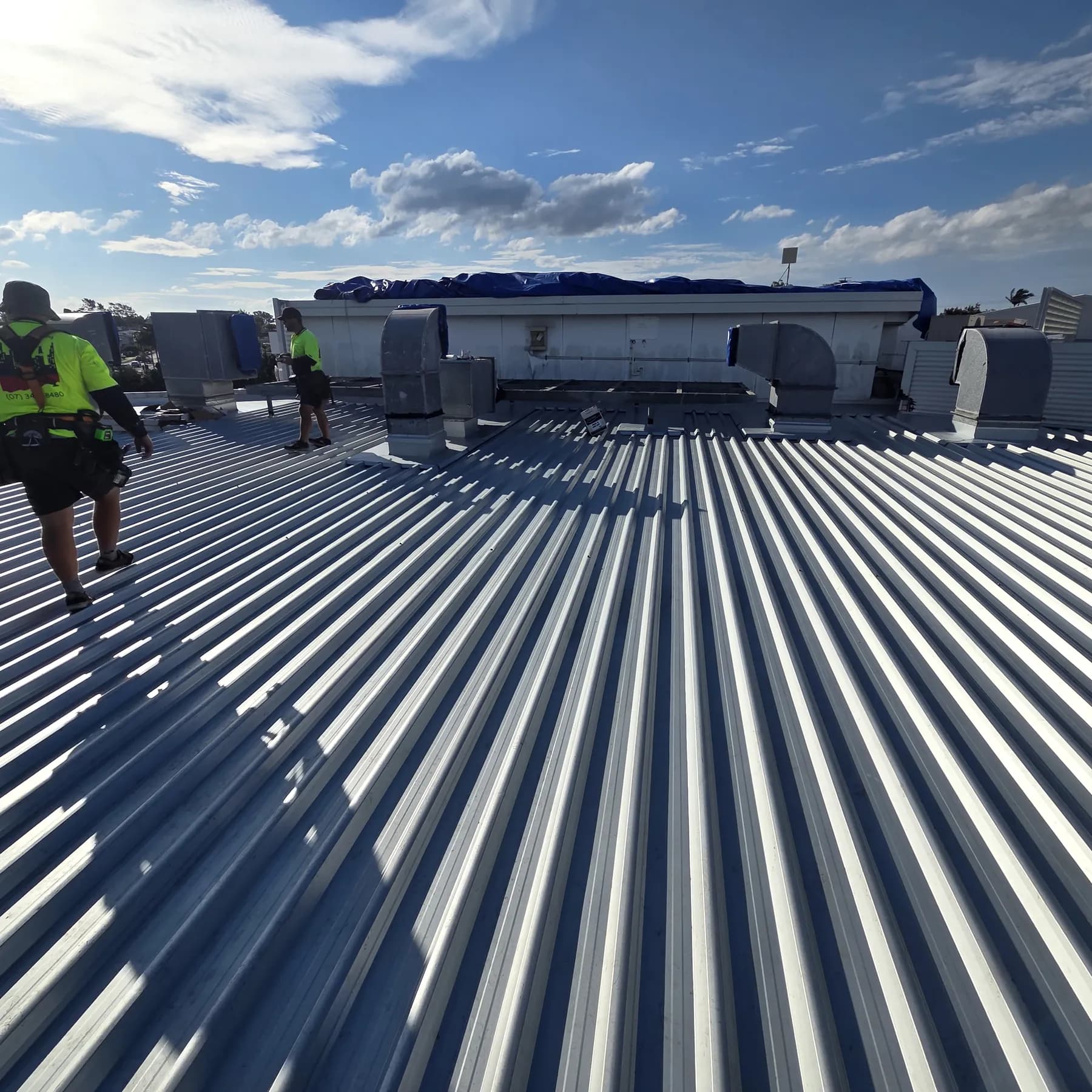 Commercial car showroom roof replacement at Kippa-Ring