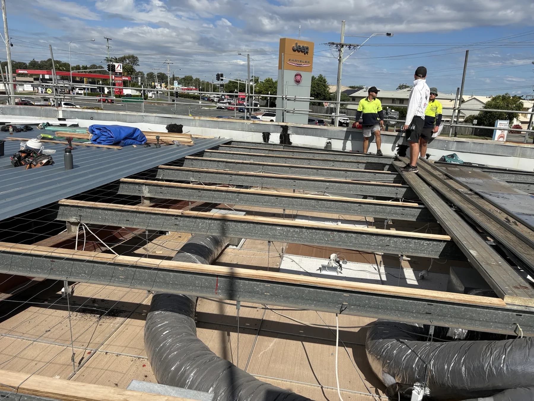 Commercial car showroom roof replacement at Kippa-Ring