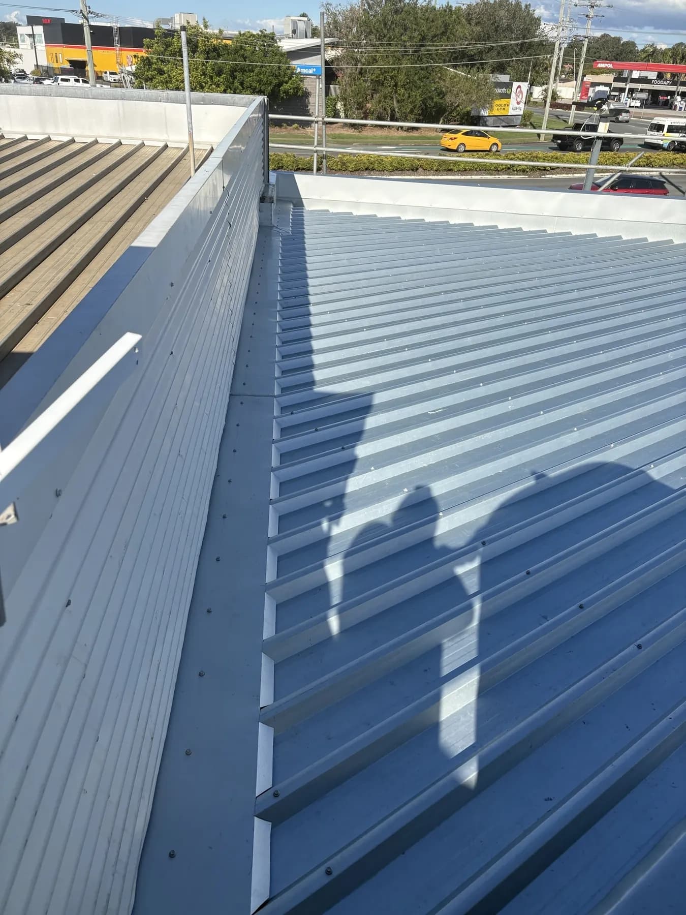 Commercial car showroom roof replacement at Kippa-Ring