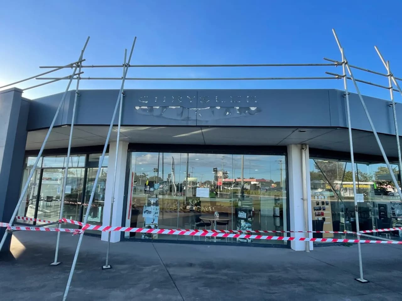 Commercial car showroom roof replacement at Kippa-Ring