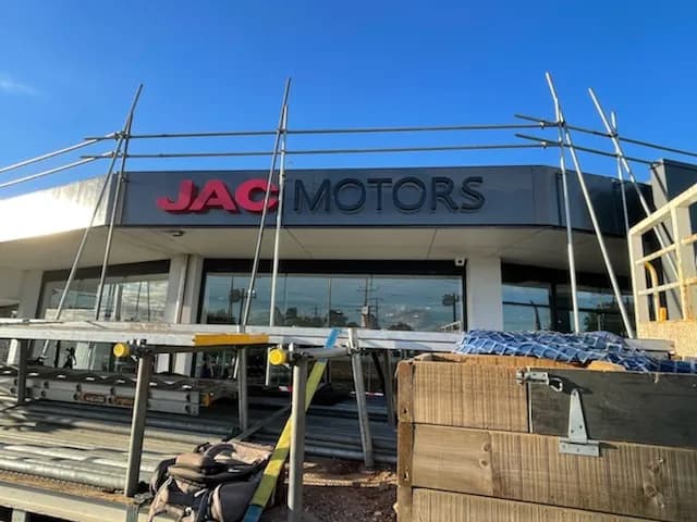 Commercial car showroom roof replacement at Kippa-Ring