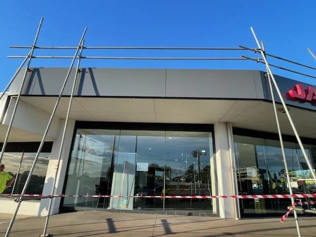 Commercial car showroom roof replacement at Kippa-Ring